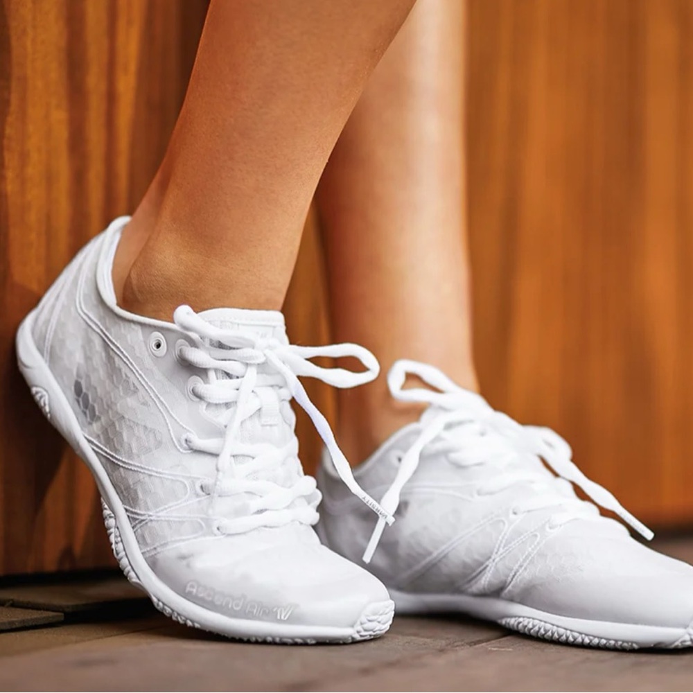 Varsity Ascend Air Cheer Shoes NWT